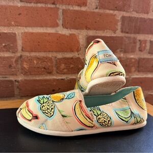 Tropical Fruit TOMS size 7